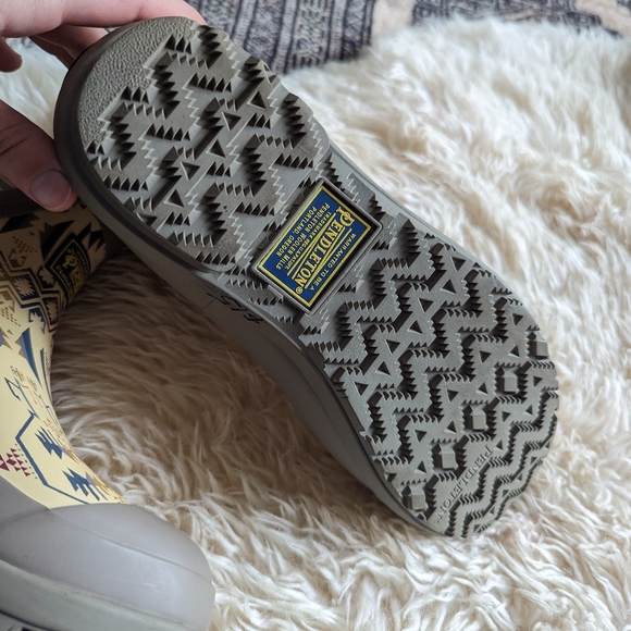 Pendleton heritage Chelsea White sand boots women's size 7 - Picture 2 of 4